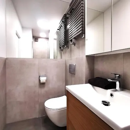 Wroc'love Haukego Bosaka Check-in 24h